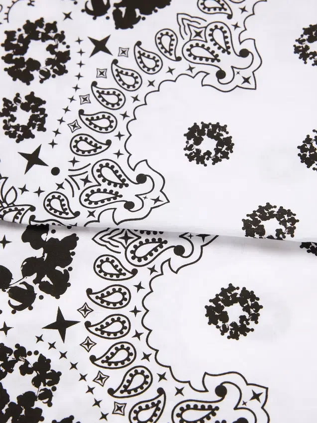 Cotton Wreath bandana with Paisley pattern and a wreath, white