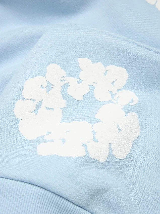 Cotton Wreath Hoodie w kolorze pudrowego błękitu
