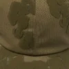 Czapka z flokowanym motywem „Cotton Wreath” w kolorze tan