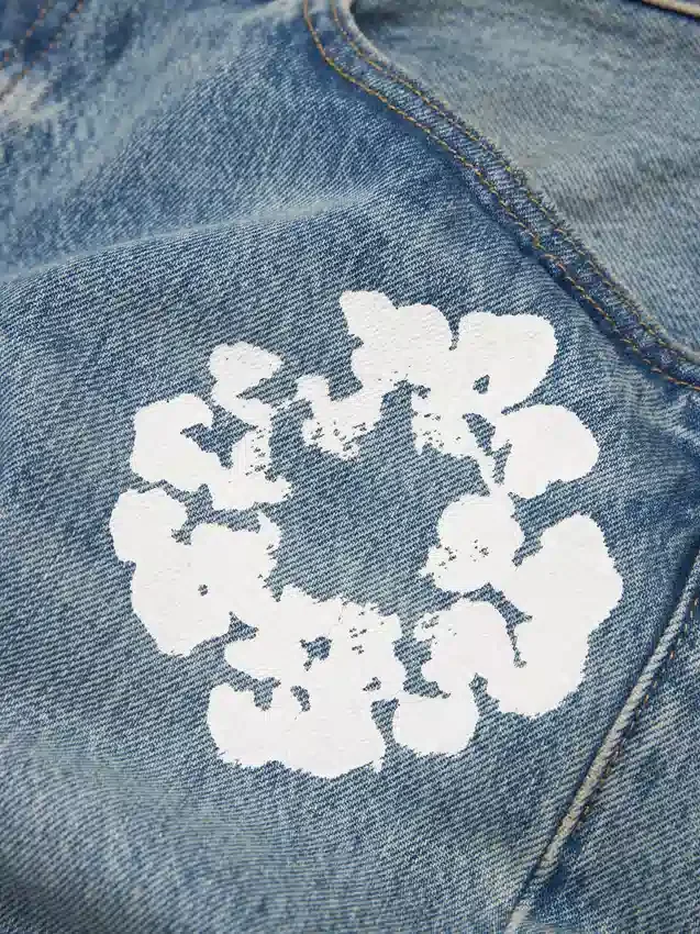 Luźne bawełniane spodnie Denim z motywem Cotton Wreath, jasne wykończenie