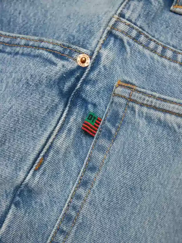 Luźne Denim w jasnym odcieniu