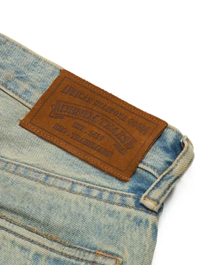 Luźne Denim dżinsy z motywem „Cotton Wreath” w wykończeniu „Dirty Wash”