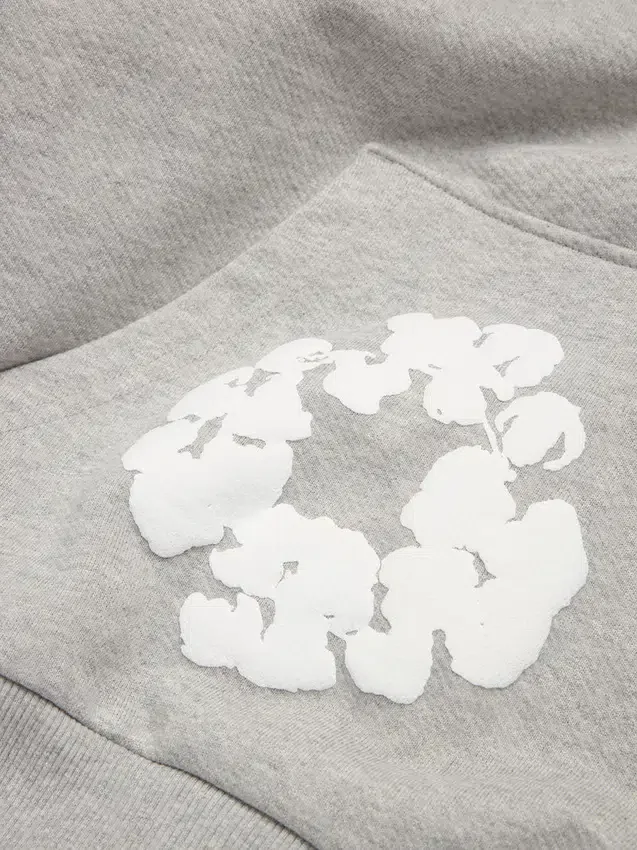 Szara Cotton Wreath Hoodie