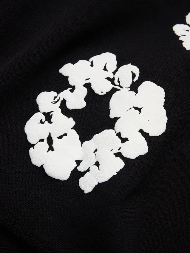 Szorty dresowe z motywem „Cotton Wreath” – czarne